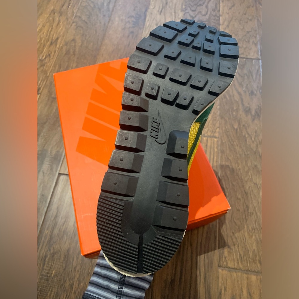 Nike Vaporwaffle Shoe - Picture 3 of 4